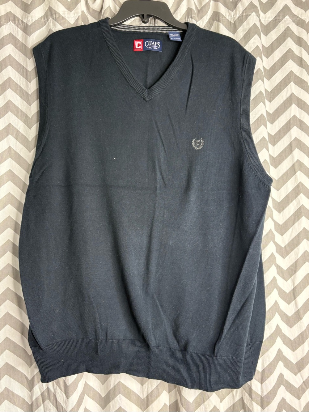 Chaps Men’s Black V-Neck Sweater Vest